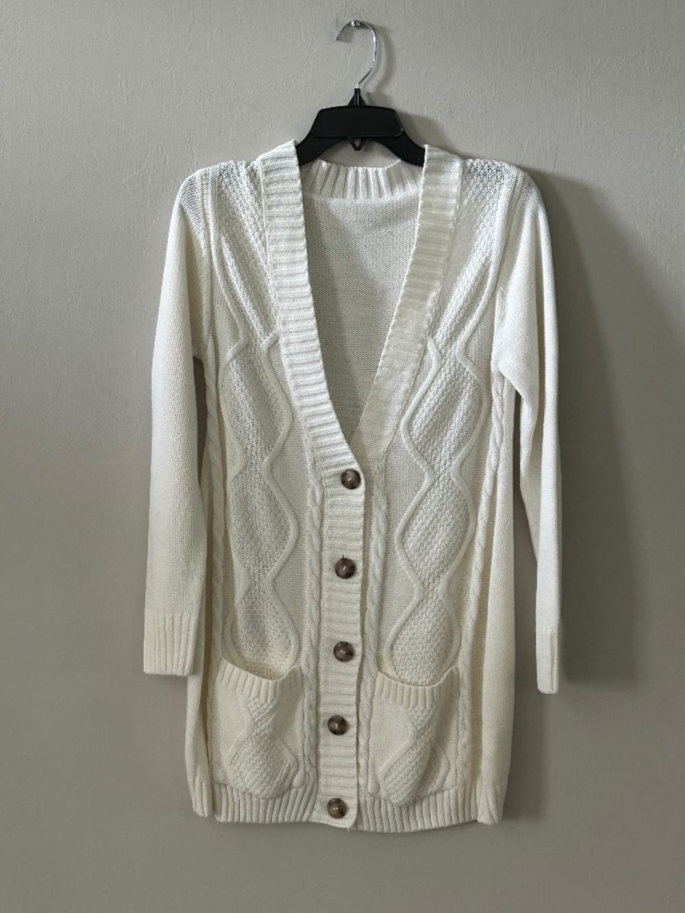 Women's Cream Cable Knit Button Front Sweater M Quiet Luxury Cabincore Classic